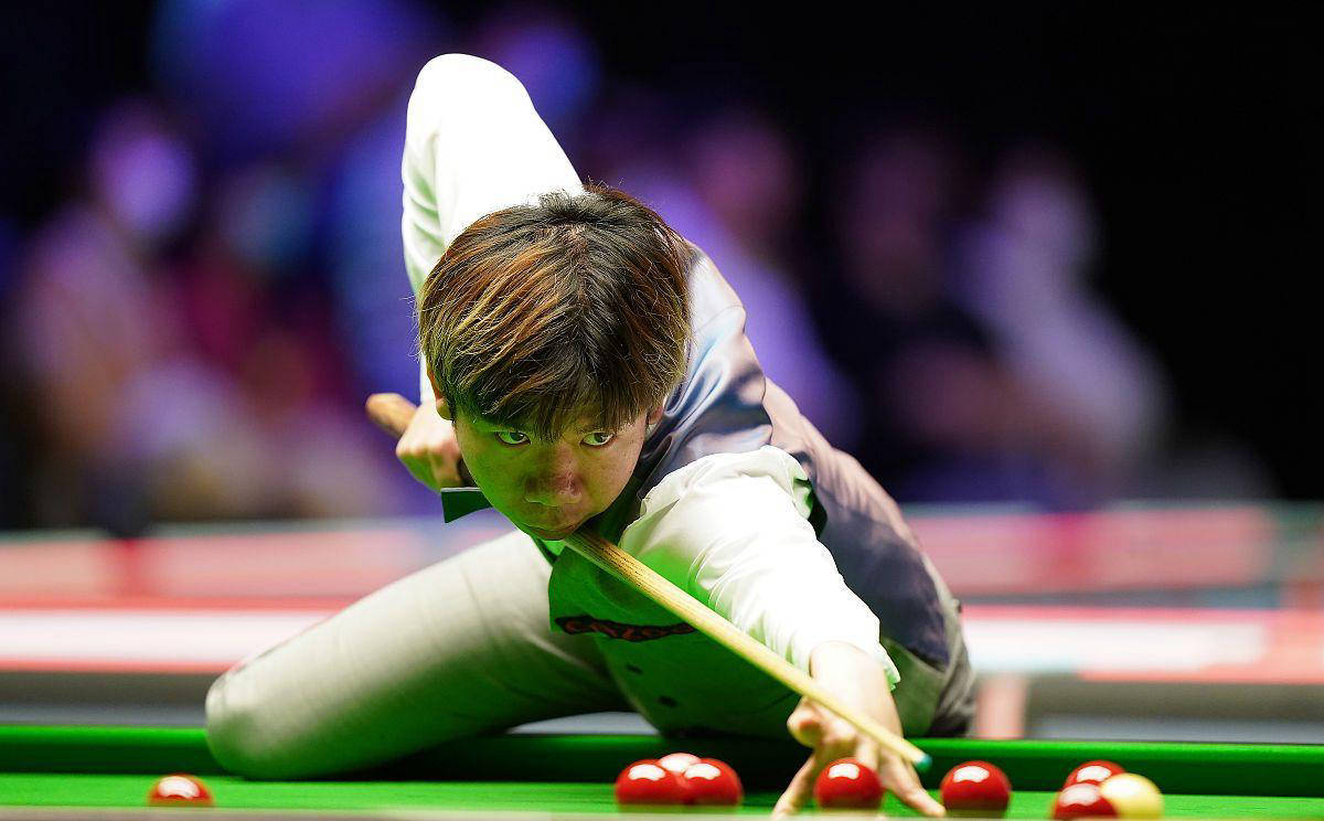 他与球队其 他与球队其