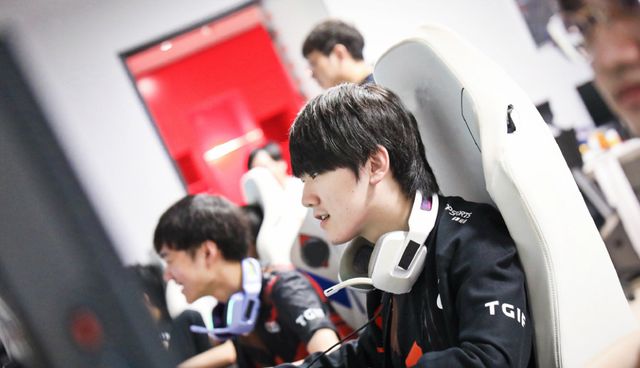 权和领土完 权和领土完